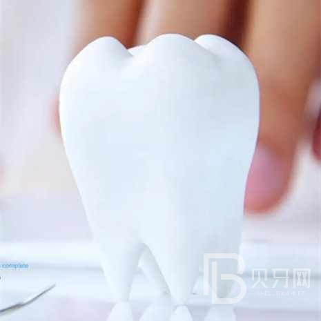 杭州矫正牙齿排名最好的口腔医院，杭州富阳叶利明牙科诊所实力也不错~